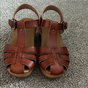 Universal Thread Brown Strappy Sandals
